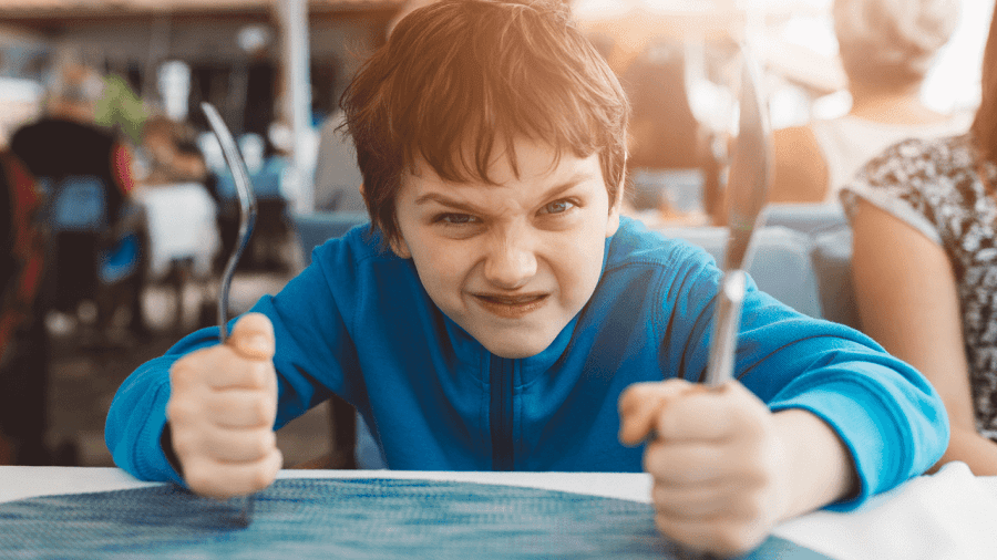 làm thế nào để dạy con bạn cách ứng xử tốt